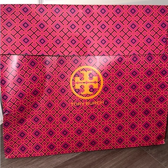 Tory Burch Cream Quilted Crossbody with Chunky Gold Chain - Picture 3 of 4